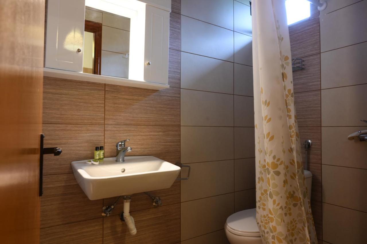 Hotel Geromichalos Paralía Skotínis 외부 사진