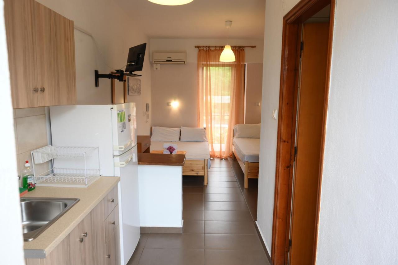 Hotel Geromichalos Paralía Skotínis 외부 사진