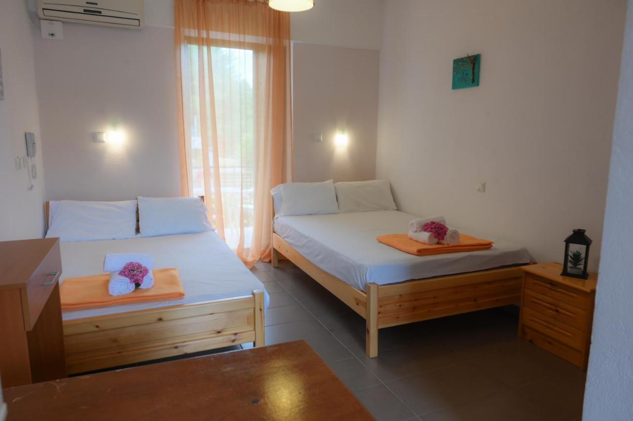 Hotel Geromichalos Paralía Skotínis 외부 사진