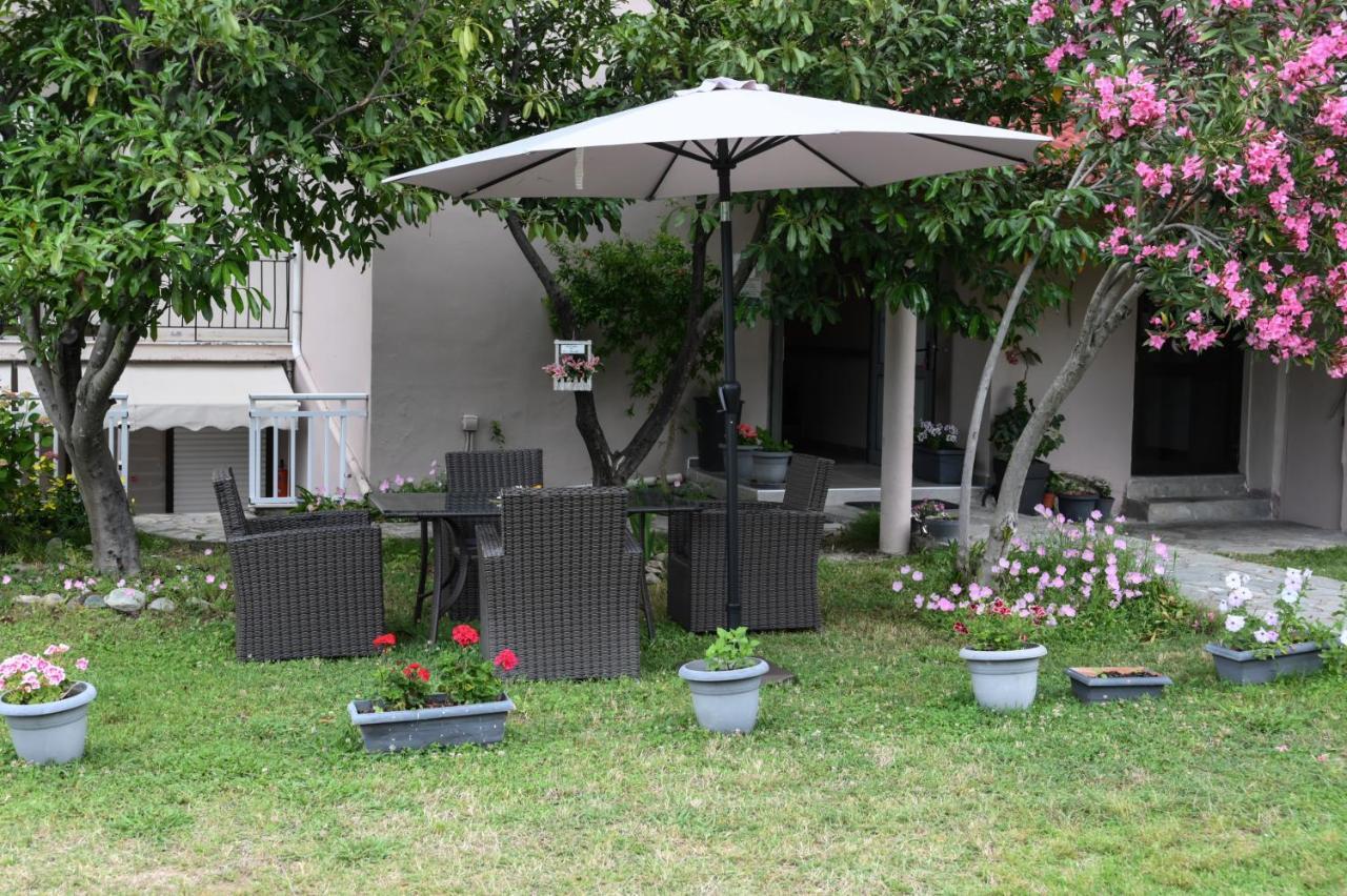 Hotel Geromichalos Paralía Skotínis 외부 사진