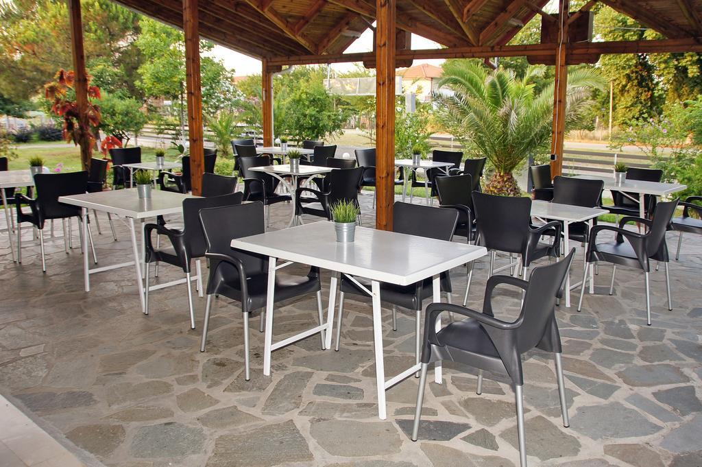 Hotel Geromichalos Paralía Skotínis 외부 사진