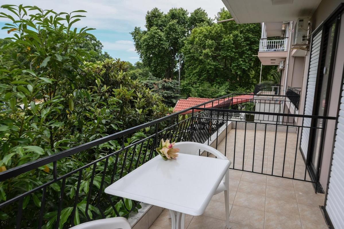 Hotel Geromichalos Paralía Skotínis 외부 사진