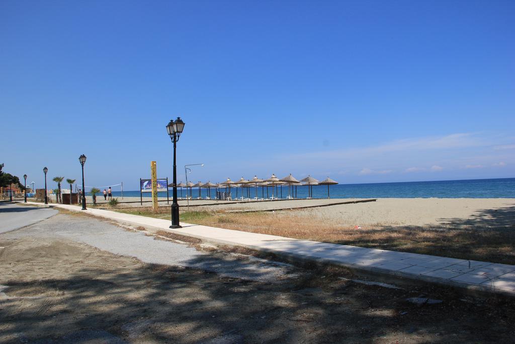 Hotel Geromichalos Paralía Skotínis 외부 사진