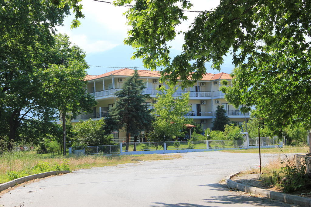 Hotel Geromichalos Paralía Skotínis 외부 사진