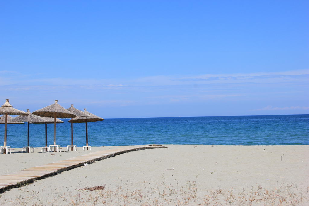 Hotel Geromichalos Paralía Skotínis 외부 사진